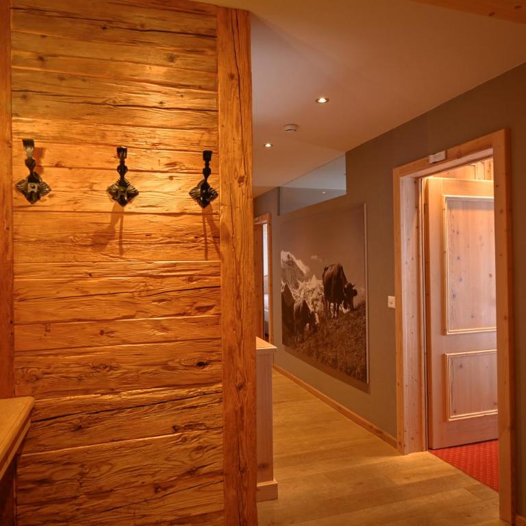 Romantik Hotel Schweizerhof - Superior Suite mit 2 Schlafzimmern mit Blick auf den Eiger - 1