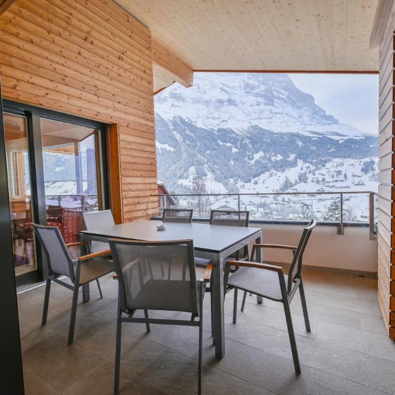 Romantik Hotel Schweizerhof - Superior Suite mit 2 Schlafzimmern mit Blick auf den Eiger - 7
