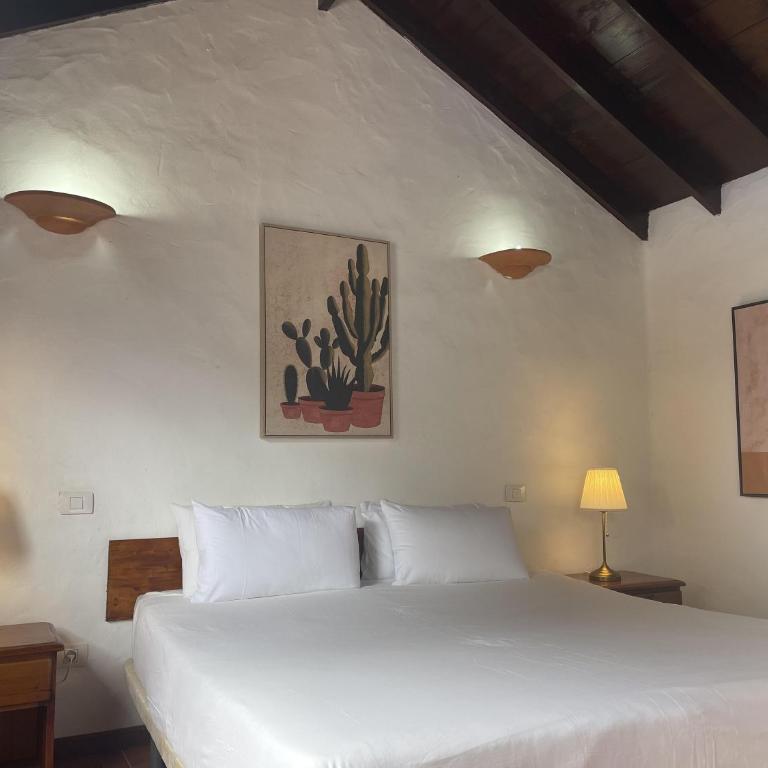 Villa Estefania - Four-Bedroom House - 9