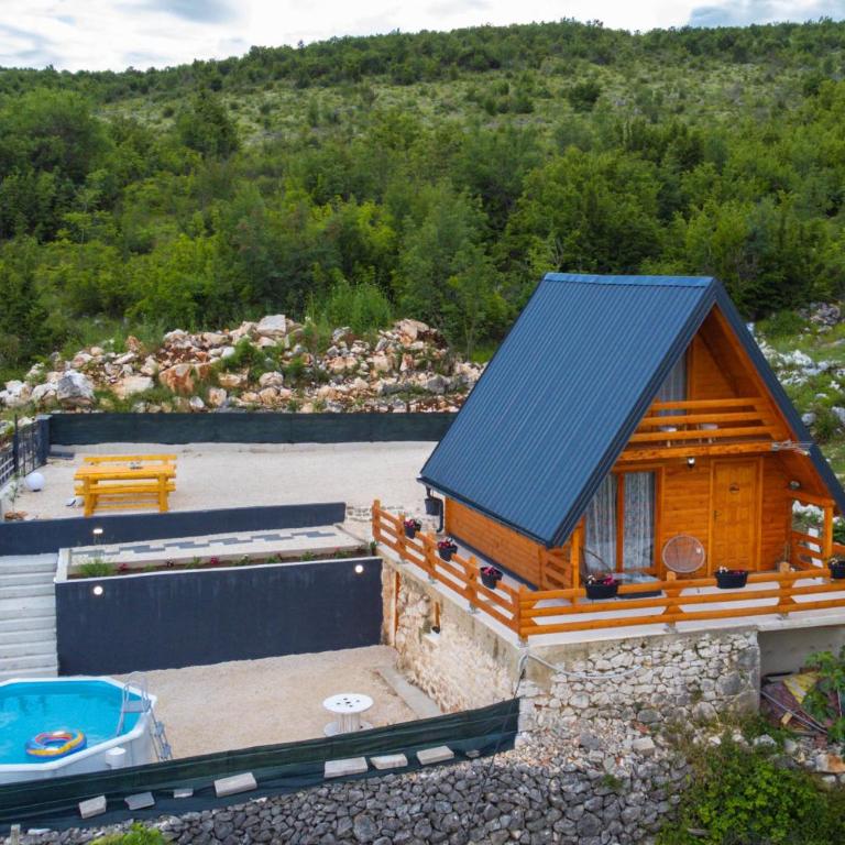 Sweet Cottage - One-Bedroom House - 32