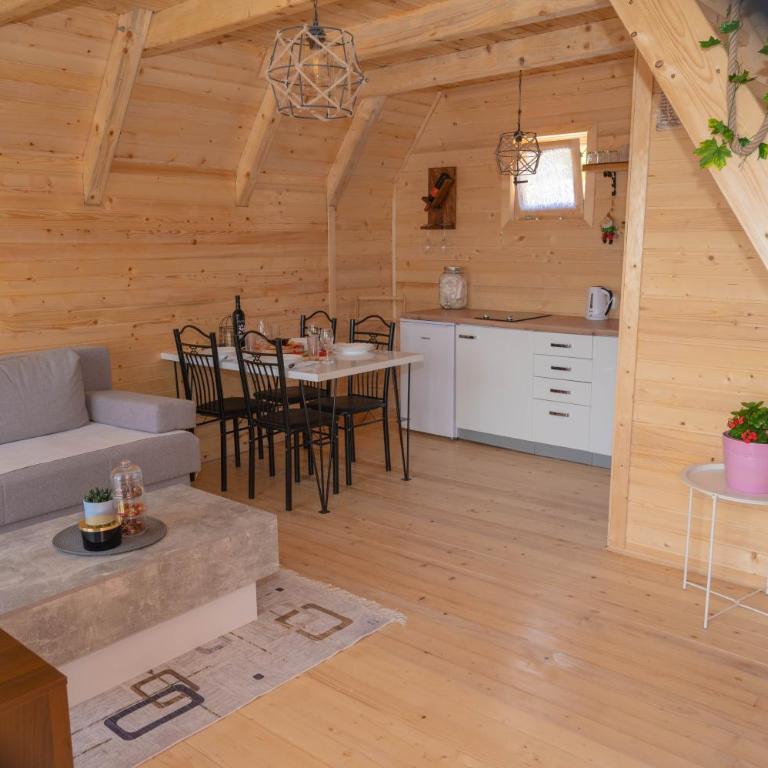 Sweet Cottage - One-Bedroom House - 5