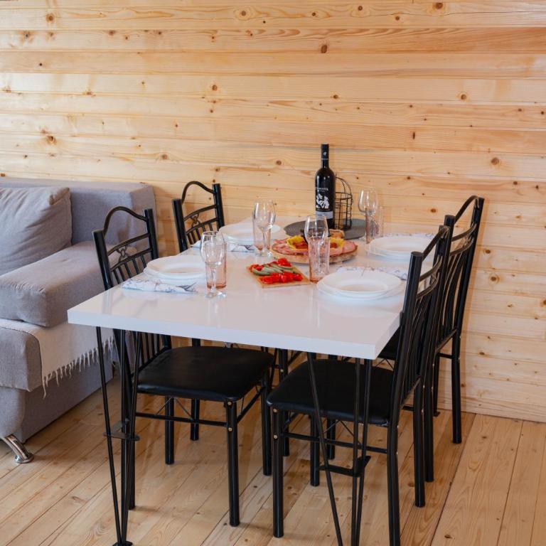 Sweet Cottage - One-Bedroom House - 59