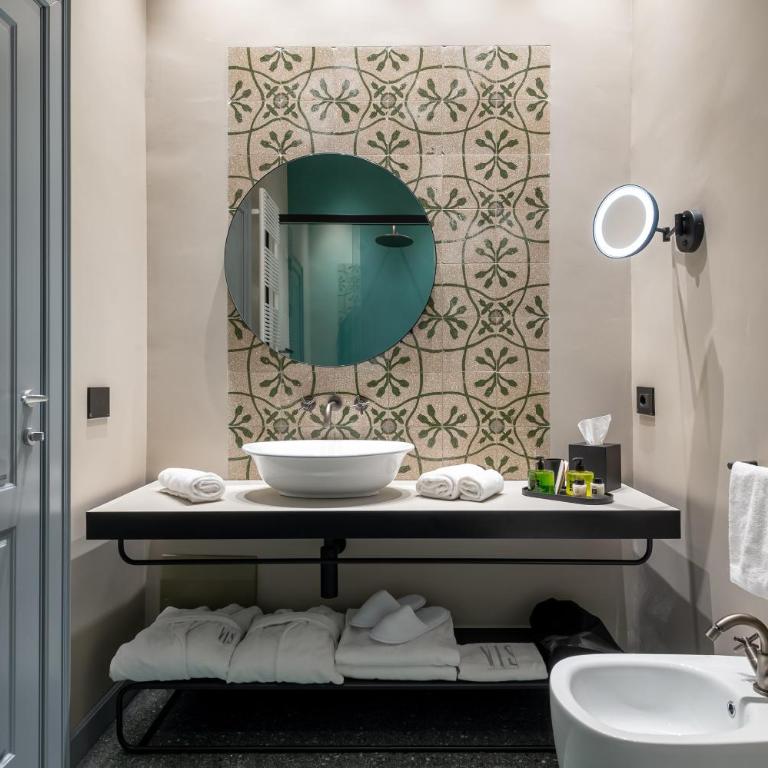 VIS urban suites & spa - Boutique Hotel - Deluxe Queen Suite - 1