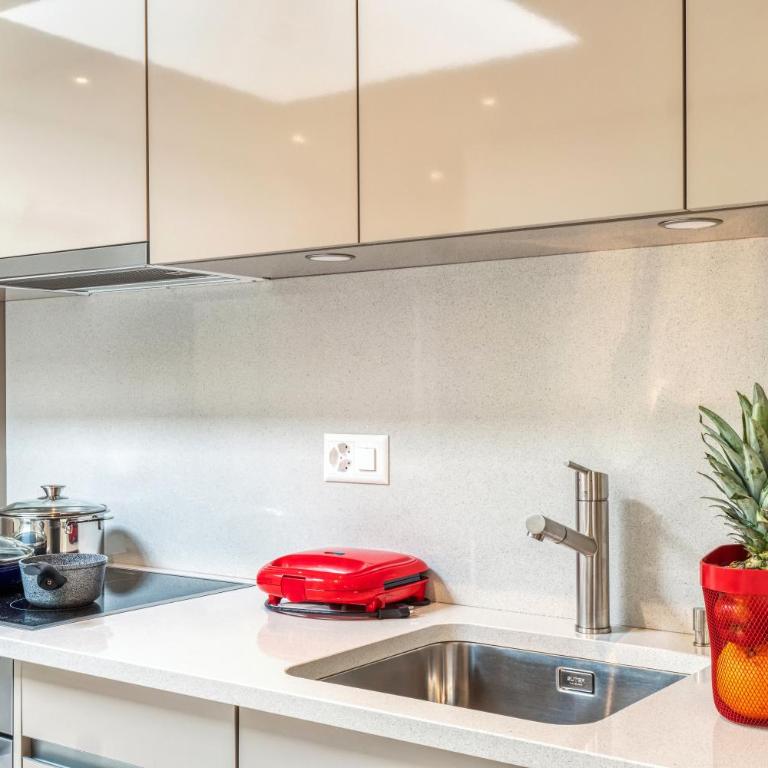 Villa by @ Home Hotel Locarno - Deluxe Familienapartment - 14