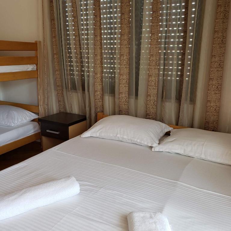 Brisku Rooms - Quadruple Room with Sea View - 8