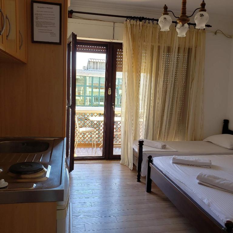 Brisku Rooms - Standard Family Room - 4
