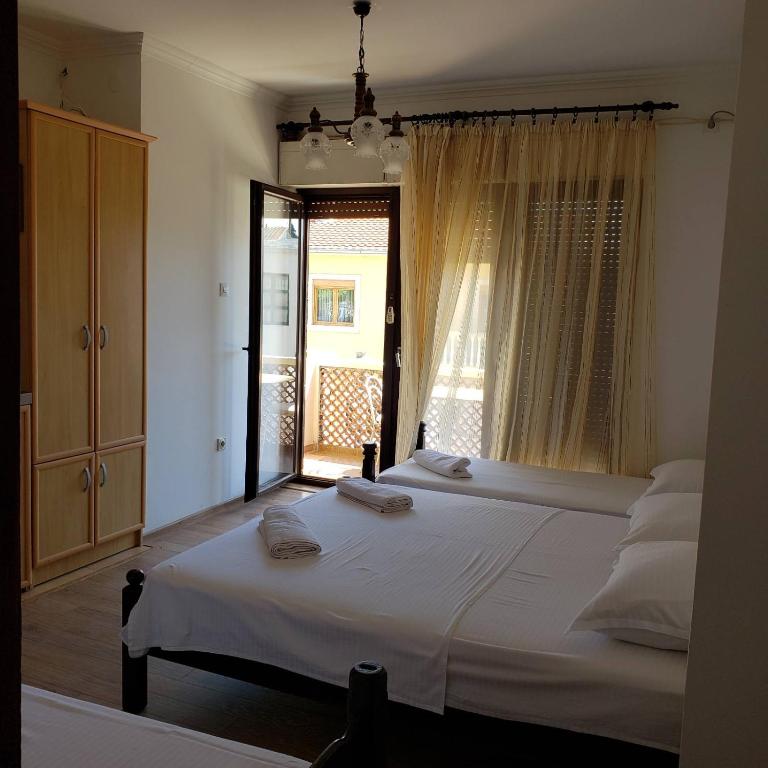 Brisku Rooms - Standard Family Room - 5