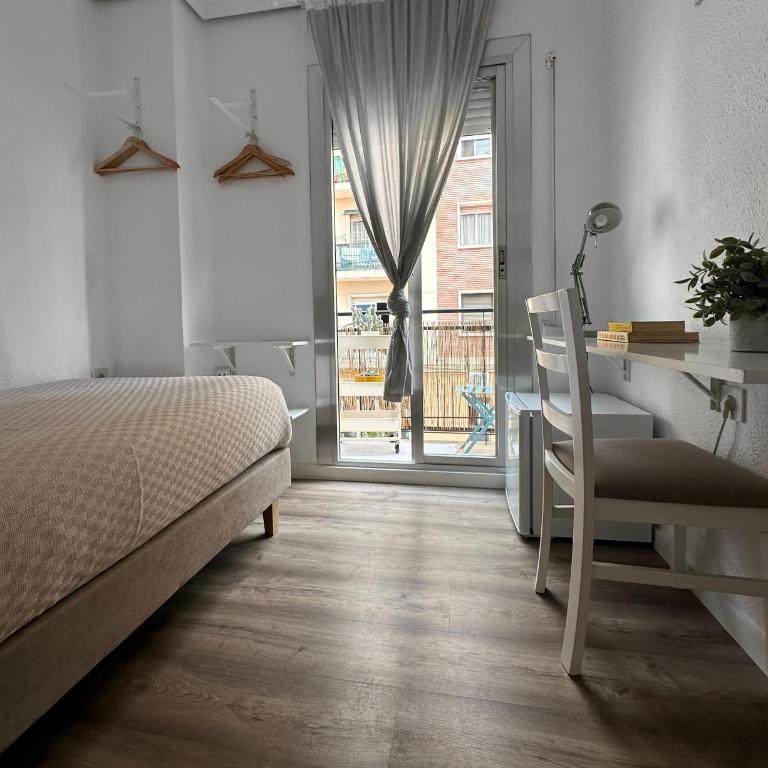 Slow Room Valencia - Single Room with Shared Bathroom and Shared Terrace - 8
