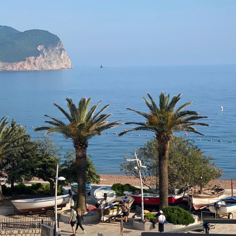 Miomir Perazic Apartments - Apartment with Sea View - 8
