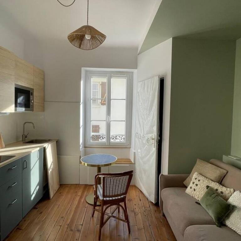 Studio Biarritz 2 min Halles, 3 min plages, plein centre. - Appartement 1 Chambre - 1