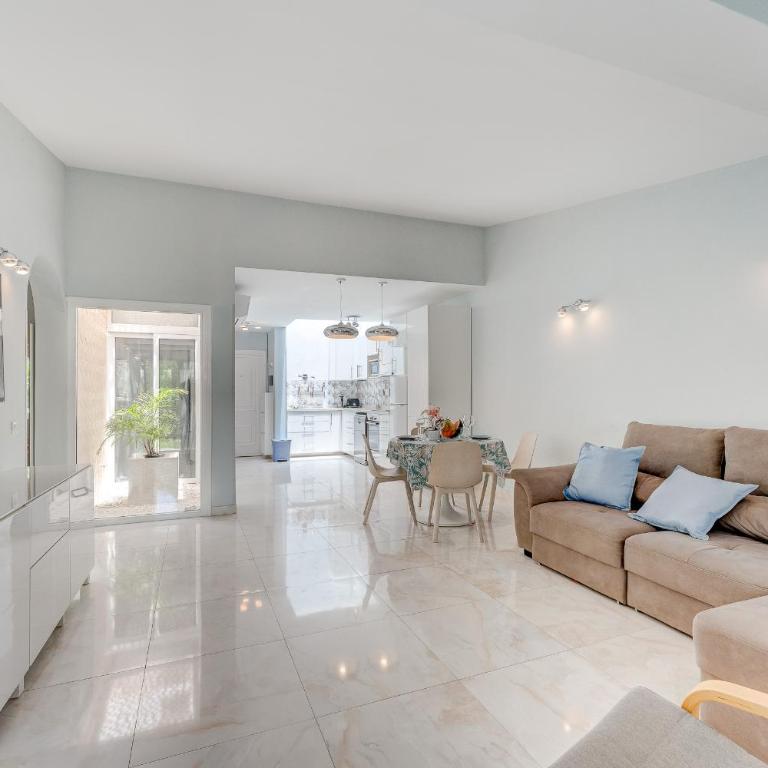 Beautiful bungalow in Island Village - Two-Bedroom Bungalow - 1