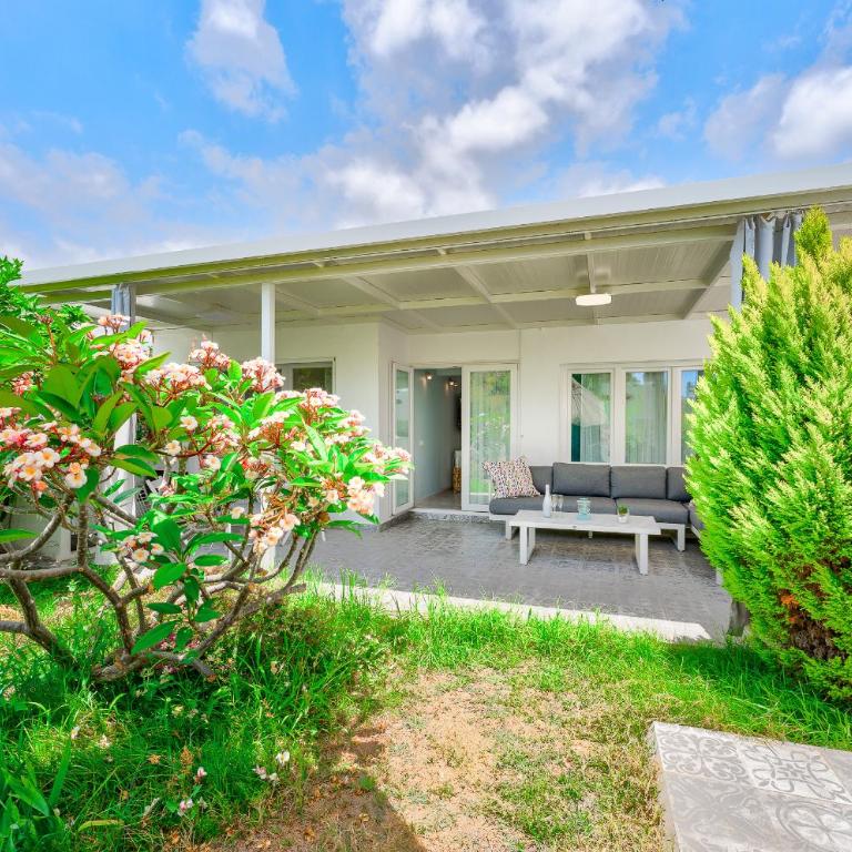 Beautiful bungalow in Island Village - Two-Bedroom Bungalow - 2
