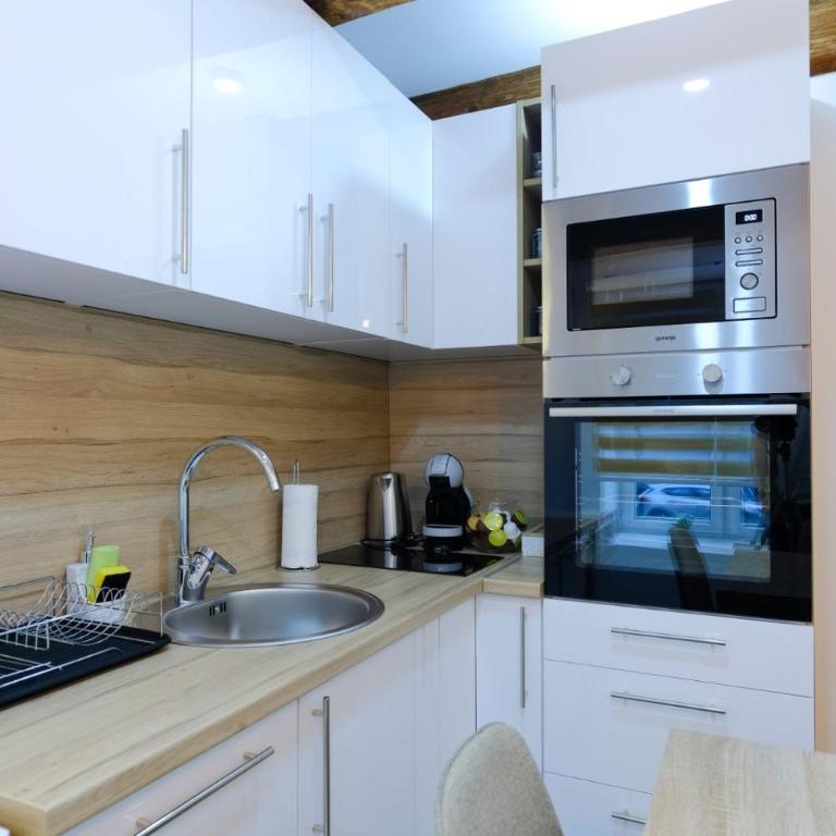 All seasons apartments Sarajevo with free parking - Apartment - 18