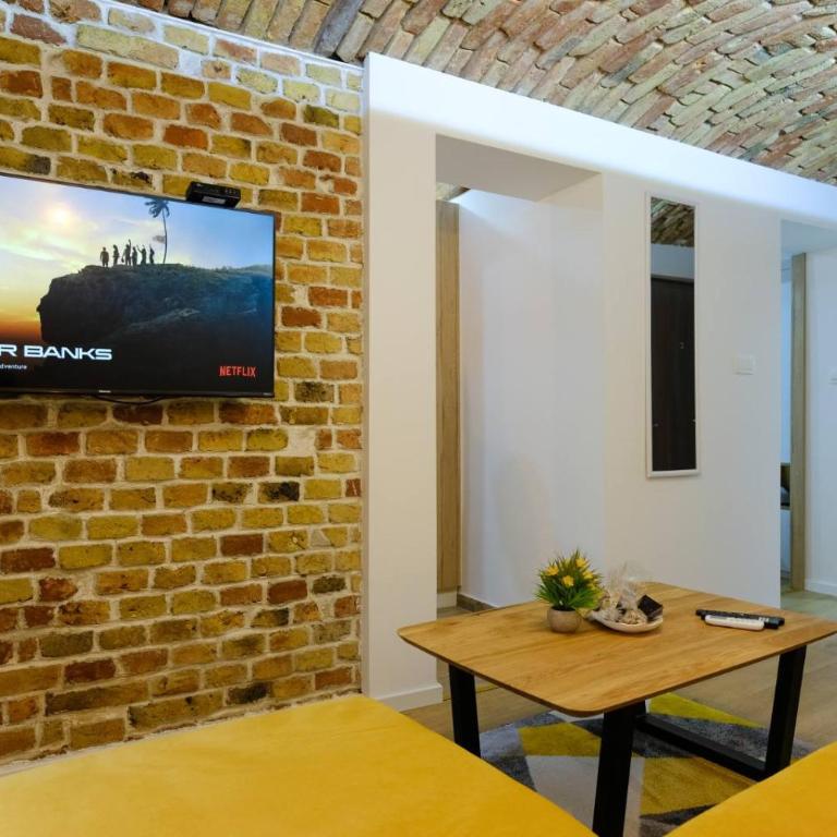 All seasons apartments Sarajevo with free parking - Apartment - 14