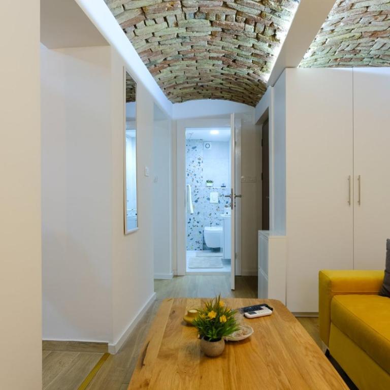 All seasons apartments Sarajevo with free parking - Apartment - 11