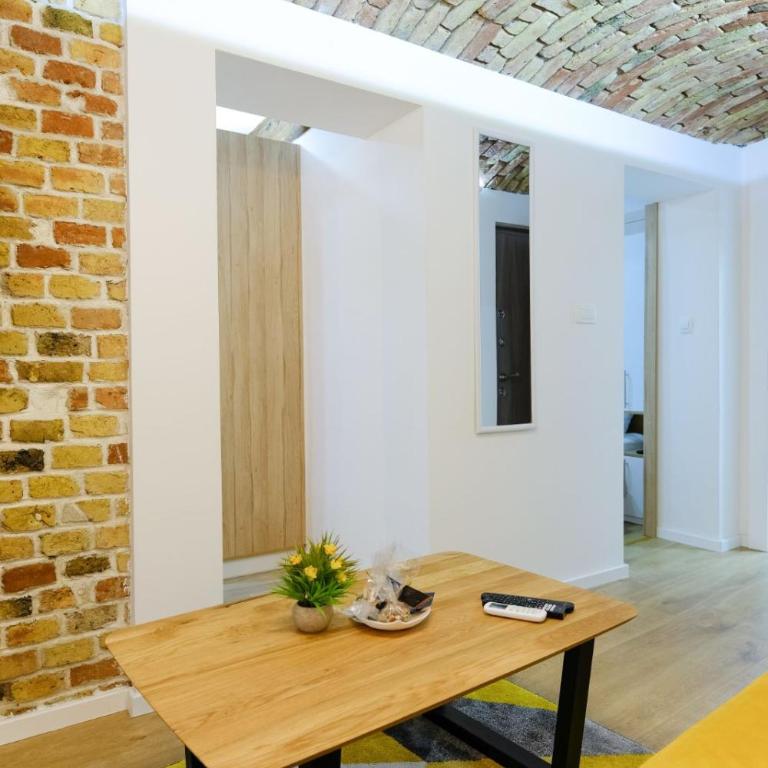 All seasons apartments Sarajevo with free parking - Apartment - 13