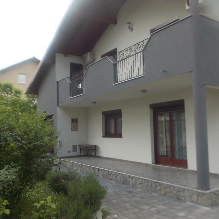 Kuća za odmor V&E - Three-Bedroom Villa - 17