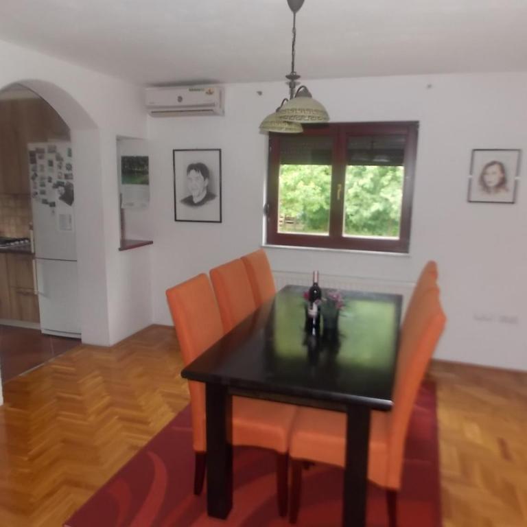 Kuća za odmor V&E - Three-Bedroom Villa - 21