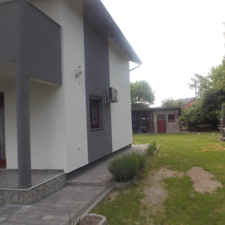 Kuća za odmor V&E - Three-Bedroom Villa - 23