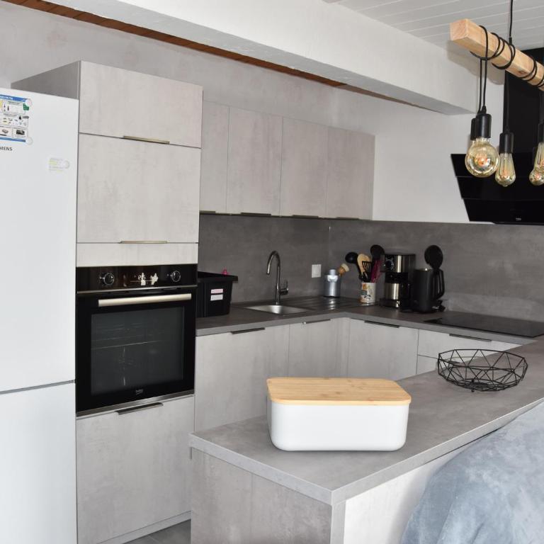 Charmant 2 pièces ensoleillé, balcon sud, parking, proche pistes - FR-1-464-199 - Apartment - 6