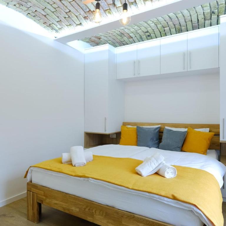 All seasons apartments Sarajevo with free parking - One-Bedroom Apartment - 13