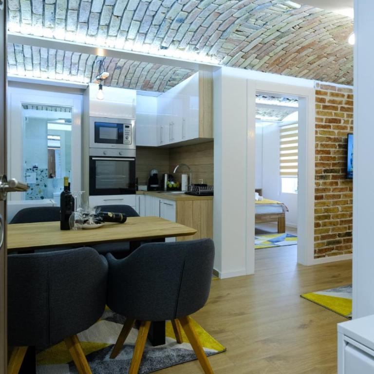 All seasons apartments Sarajevo with free parking - One-Bedroom Apartment - 23