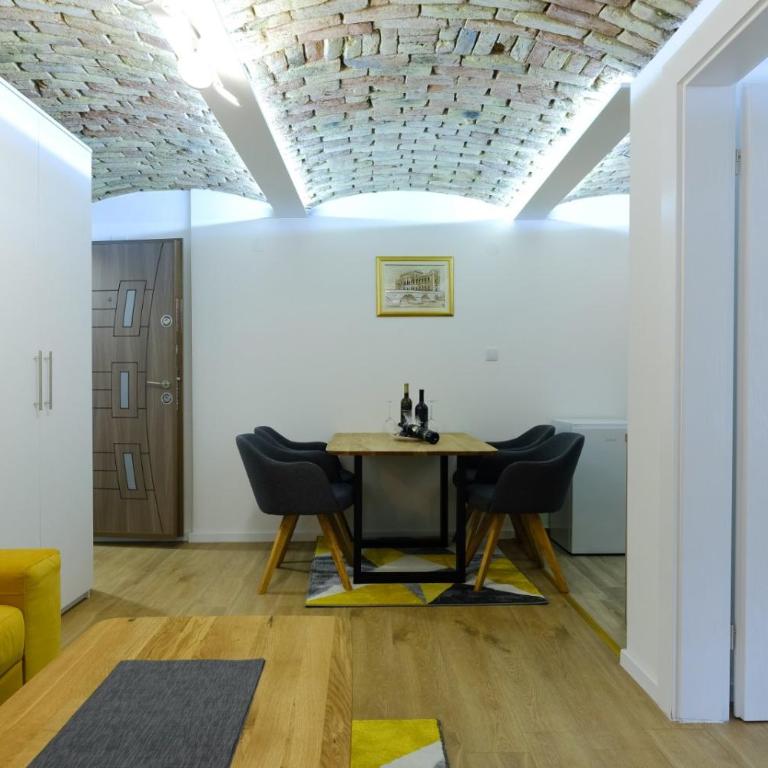 All seasons apartments Sarajevo with free parking - One-Bedroom Apartment - 25