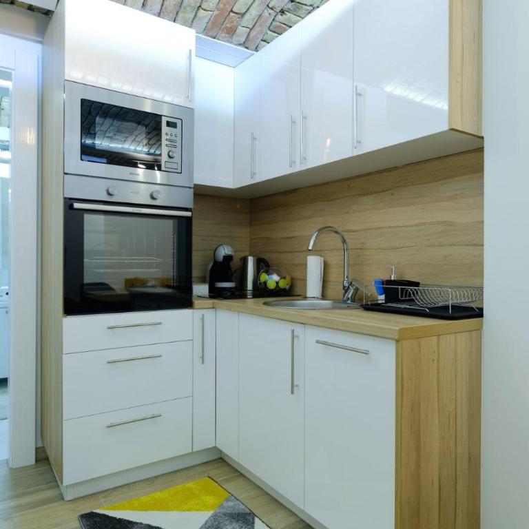 All seasons apartments Sarajevo with free parking - One-Bedroom Apartment - 33