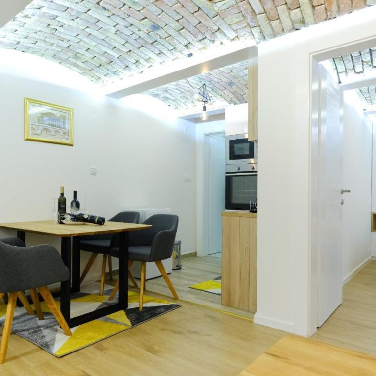 All seasons apartments Sarajevo with free parking - One-Bedroom Apartment - 38