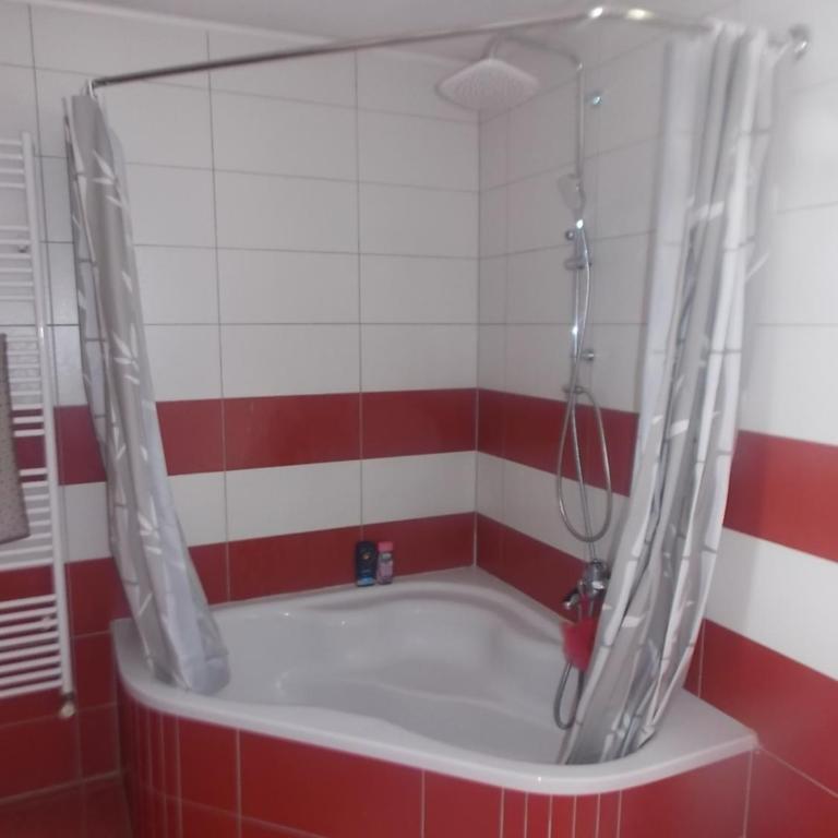 Kuća za odmor V&E - Three-Bedroom Villa - 7