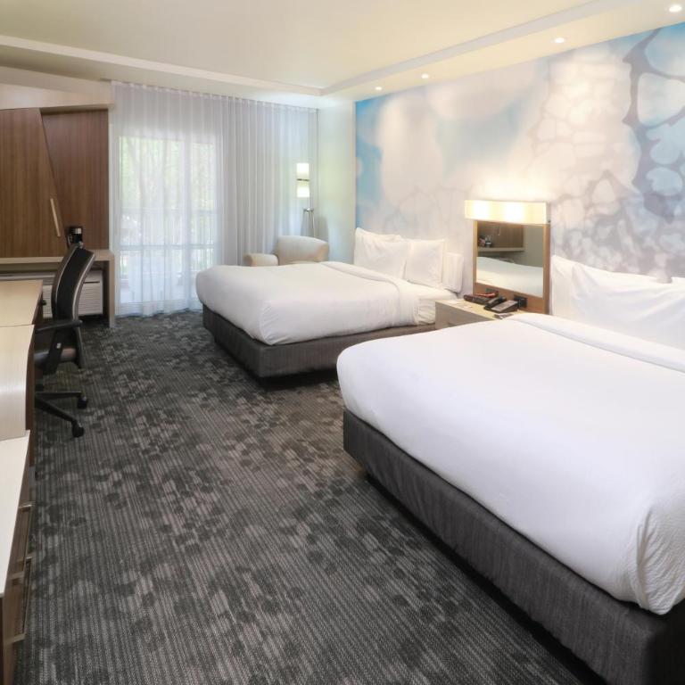 Courtyard Monterrey Airport - Queen Room with Two Queen Beds - 5