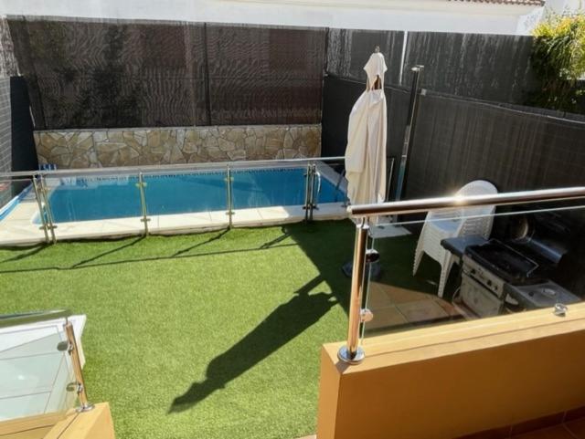 Adosado con piscina y vistas al mar. - Casa de 6 dormitorios - 28