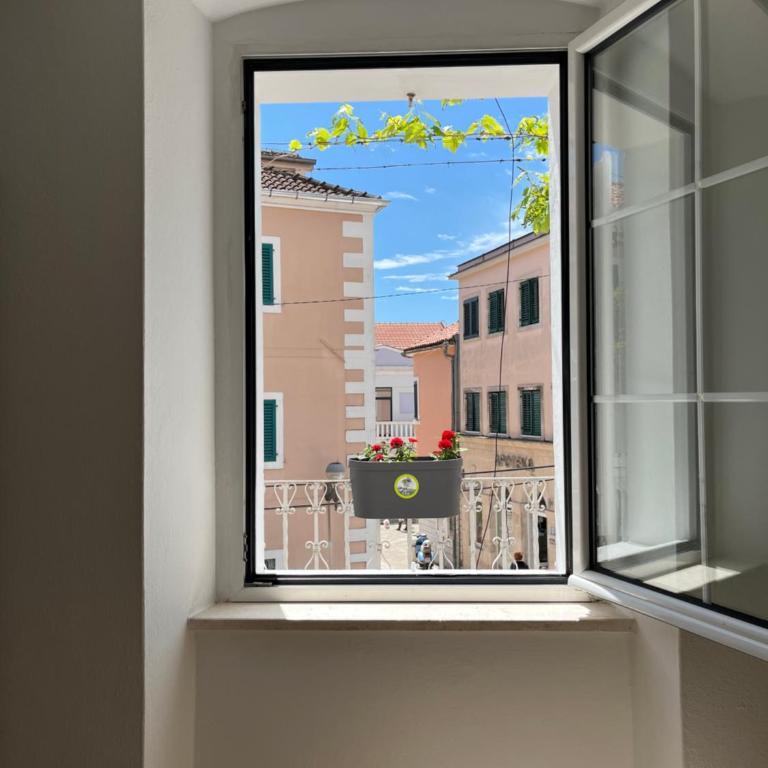 Old Town Escape - Central and Charming - One-Bedroom Apartment - 10