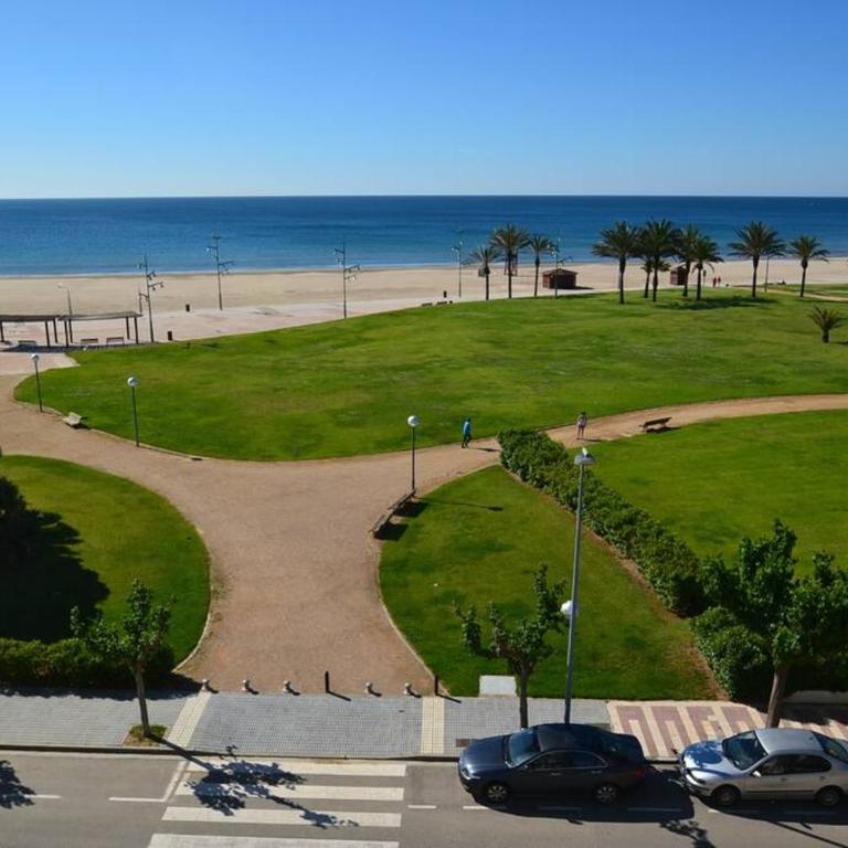 Piso delante de la playa La Pineda con 2 habitaciones - One-Bedroom Apartment - 25