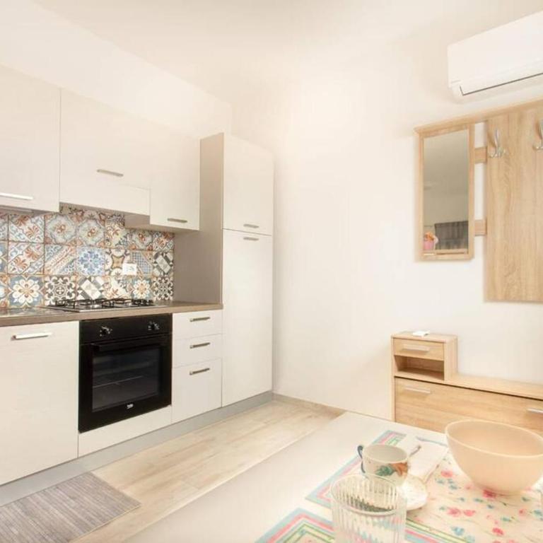 Grazioso Monolocale a due passi dal centro - One-Bedroom Apartment - 2