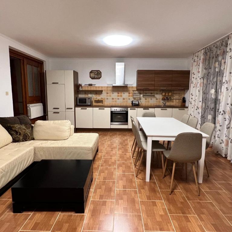 House with pool and sea view - Apartman - 4