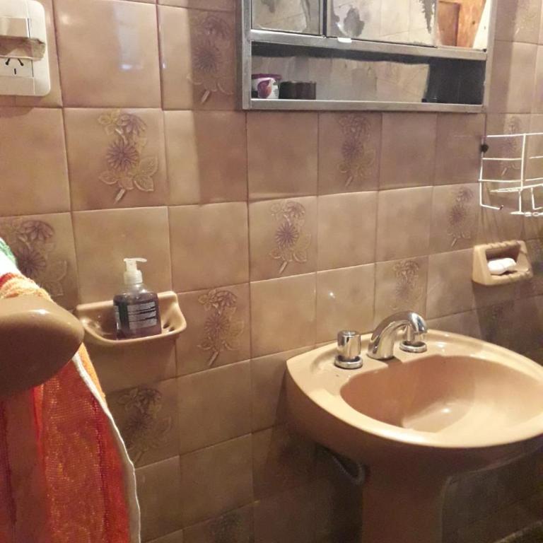 La Casa De Lili - Habitación Doble con baño privado - 1 o 2 camas - 6