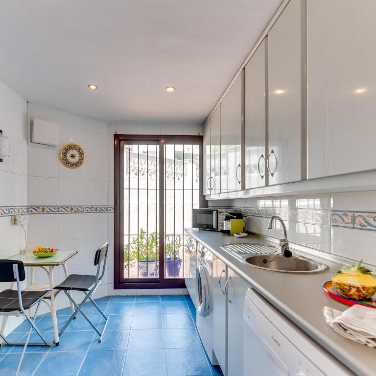 Tranquil 2 BDRM Peaceful Apt w/ 2 Pools - Two-Bedroom Apartment - 24