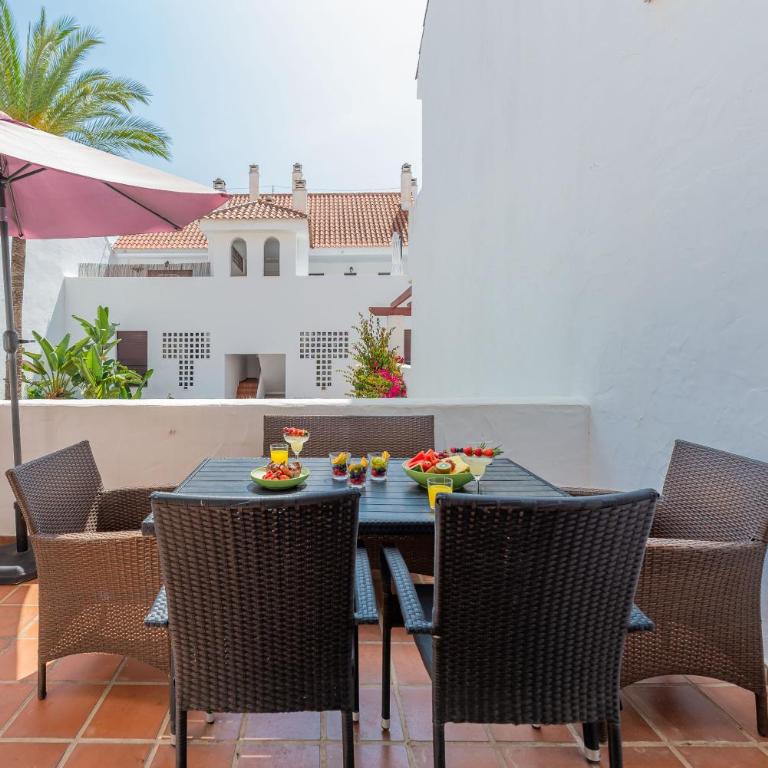 Tranquil 2 BDRM Peaceful Apt w/ 2 Pools - Two-Bedroom Apartment - 10
