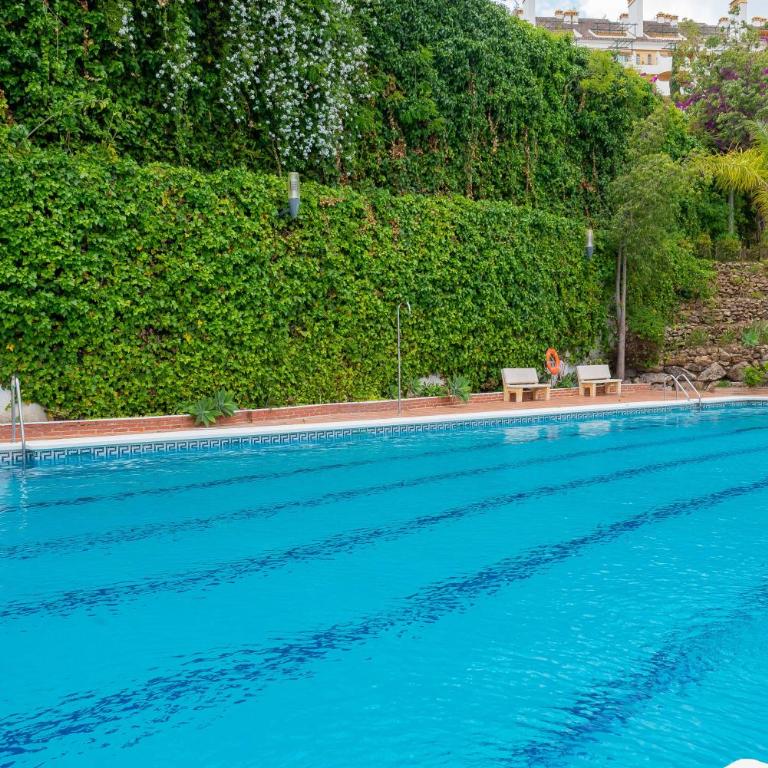 Tranquil 2 BDRM Peaceful Apt w/ 2 Pools - Two-Bedroom Apartment - 4