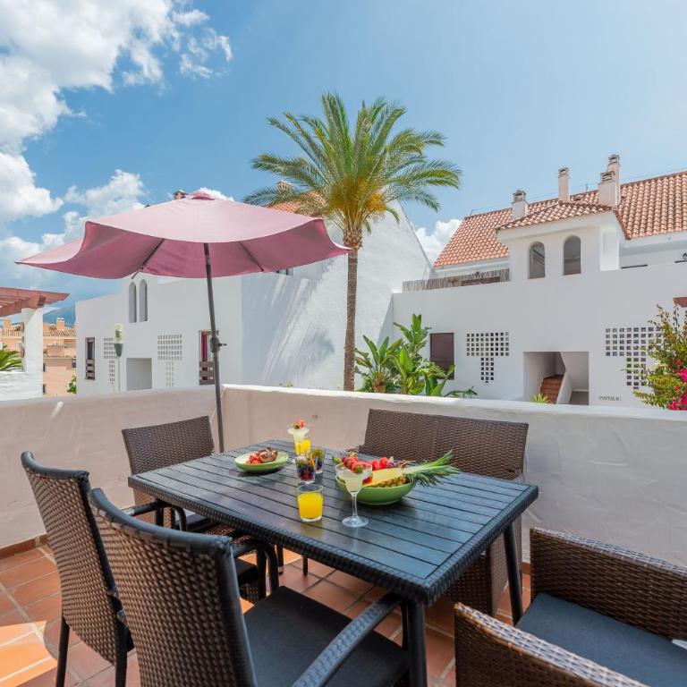 Tranquil 2 BDRM Peaceful Apt w/ 2 Pools - Two-Bedroom Apartment - 9