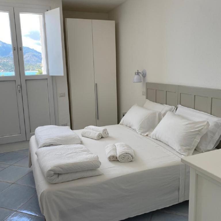 SUL MARE SARDEGNA VILLA CLITIA - Four-Bedroom House - 16