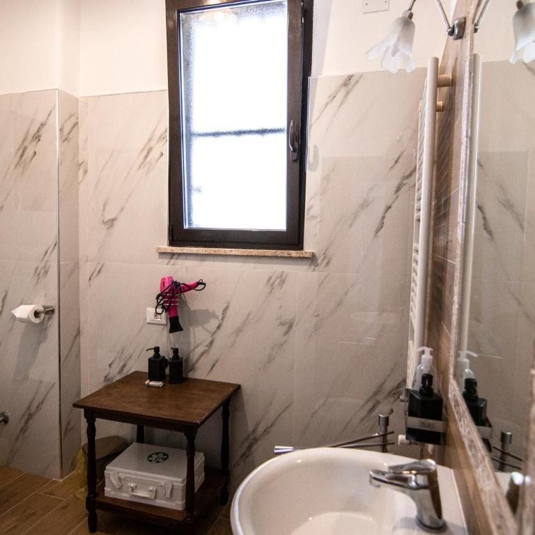 Yourquadrarooms B&b - Camera Familiare con Bagno Privato - 11