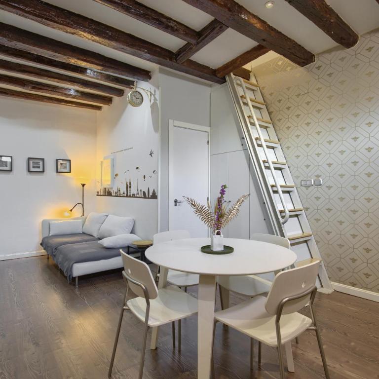 Sol Attic - en el Centro de Madrid - One-Bedroom Apartment - 6