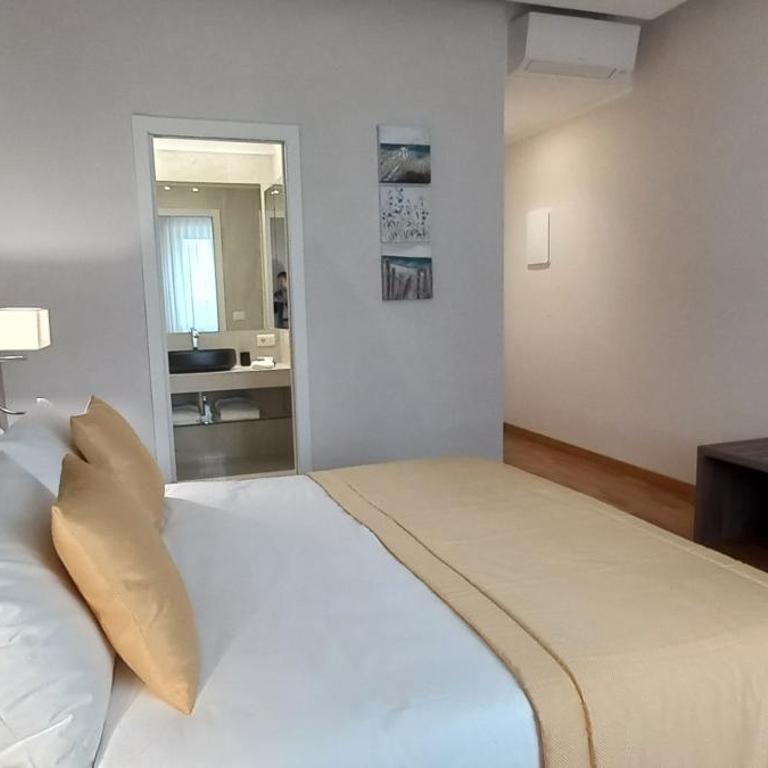 Orchid Luxury Suite - Camera Queen Deluxe - 9