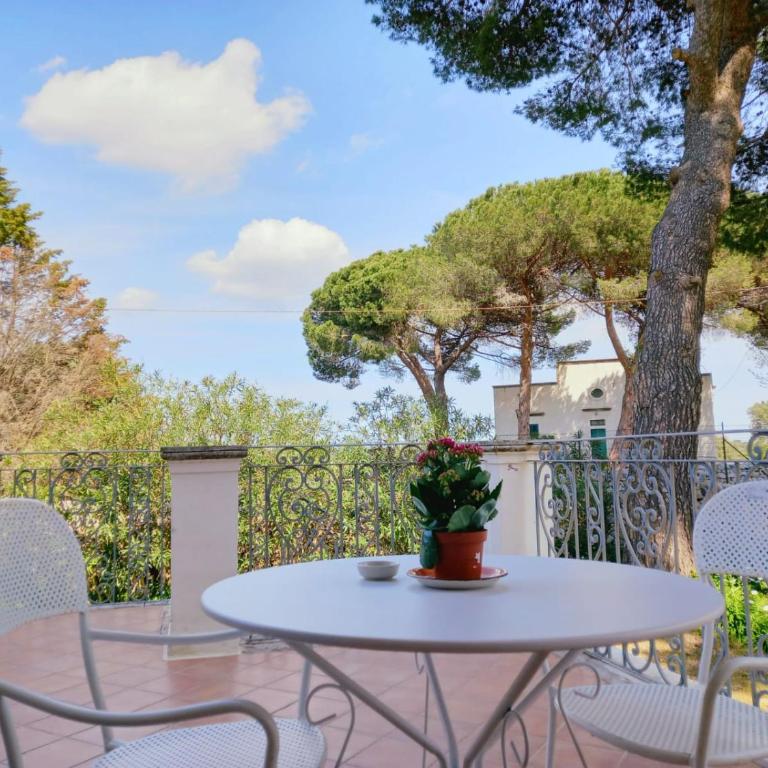 Torre Marinella - Double Room with Patio - 13