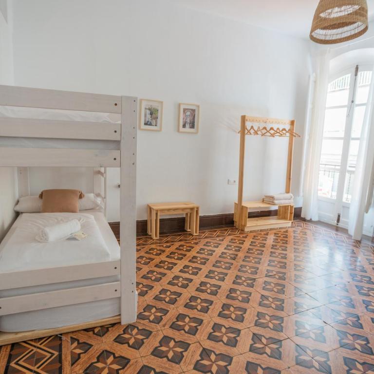 Casa de la Alegría - Comfort Quadruple Room with Shared Bathroom - 1