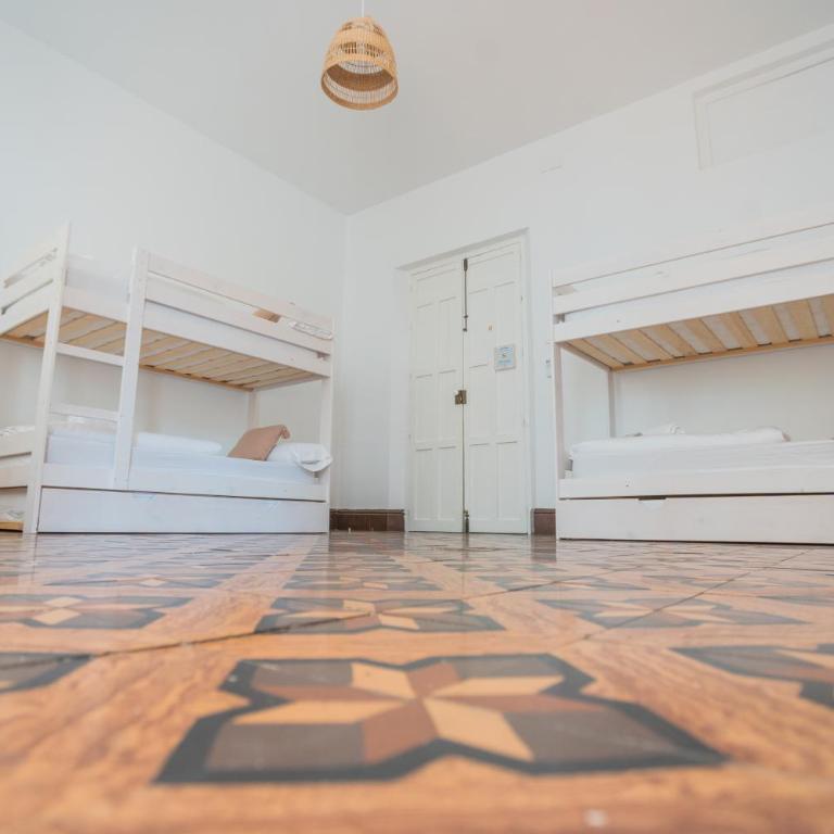 Casa de la Alegría - Comfort Quadruple Room with Shared Bathroom - 6
