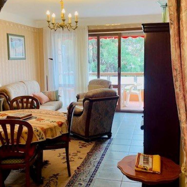 Appartement F3 avec Terrasse, Garage et Wifi - 4 Couchages - Proche Cures et Centre Ville - Appartement 2 Chambres - 4