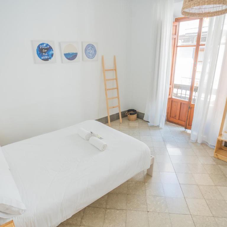 Casa de la Alegría - Comfort Quadruple Room with Shared Bathroom - 5
